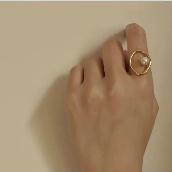 Brand New!18K Gold Plated Ring With Pearl - Picture 3 of 4